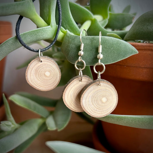 Coill · Boucles d'oreilles et pendentifs en bois