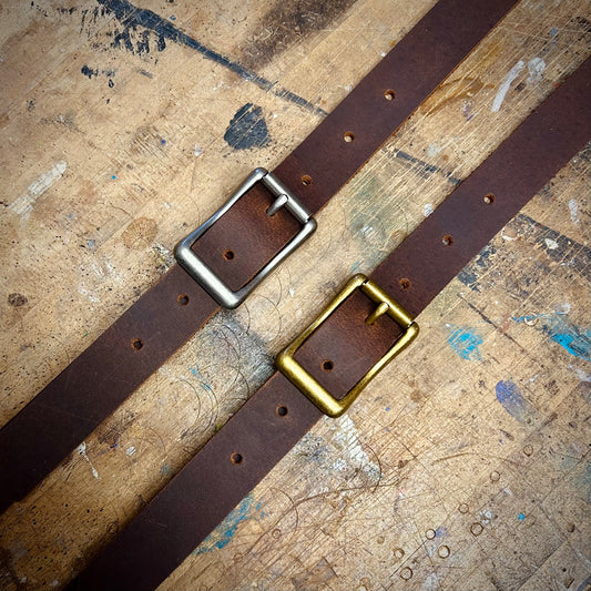 Barróg · Ceintures en cuir · Étroites