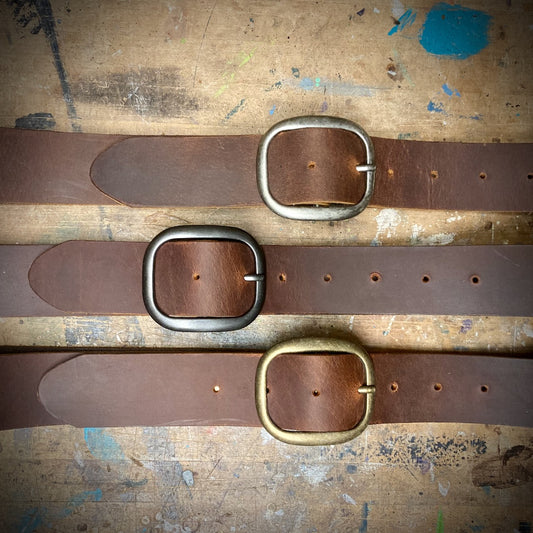 Barróg · Ceintures en cuir · Boucle ovale